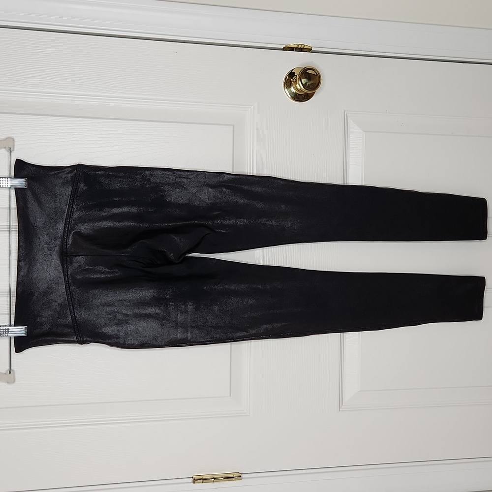 Spanx faux leather shiny black leggings size medium - Picture 4 of 11